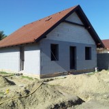 Dunaharaszti építkezésünket tető alá hoztuk. Dunaharaszti építkezésünket tető alá hoztuk.